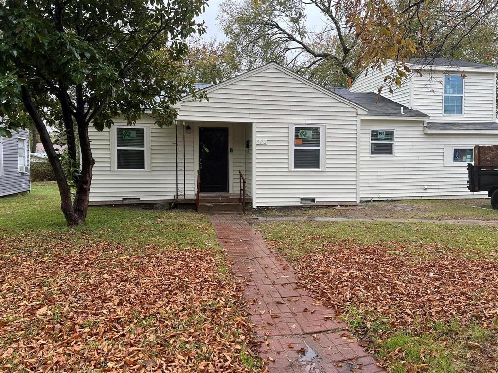 204 Graham Avenue Property Photo 1