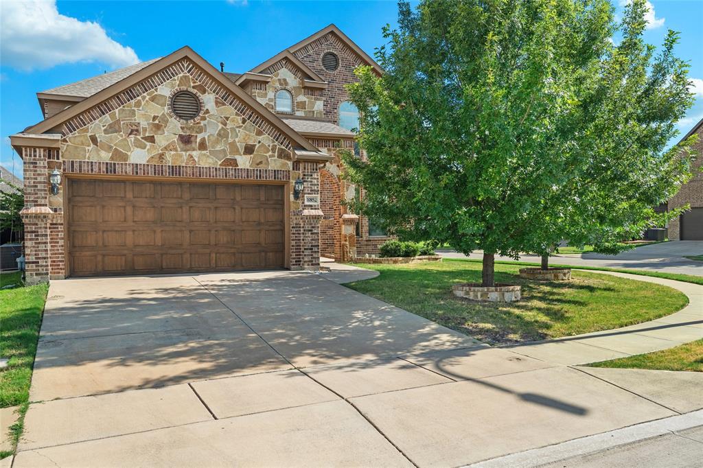 8852 DEVONSHIRE Drive