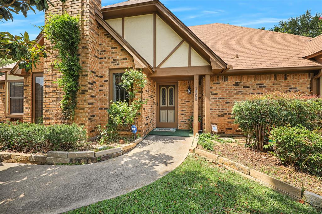 1908 Highland Park Circle Property Photo 1