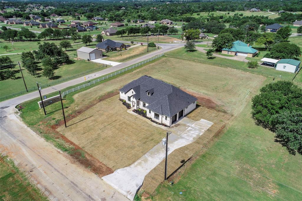 1001 Henry Way Property Photo 1
