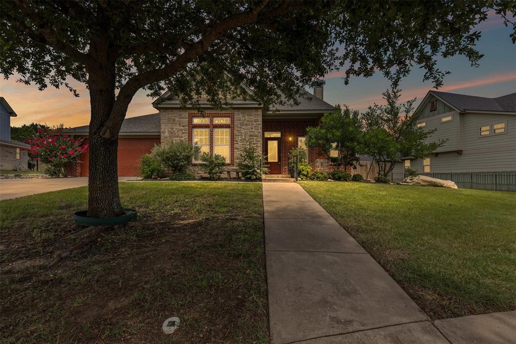 125 Camelot Street Property Photo 1