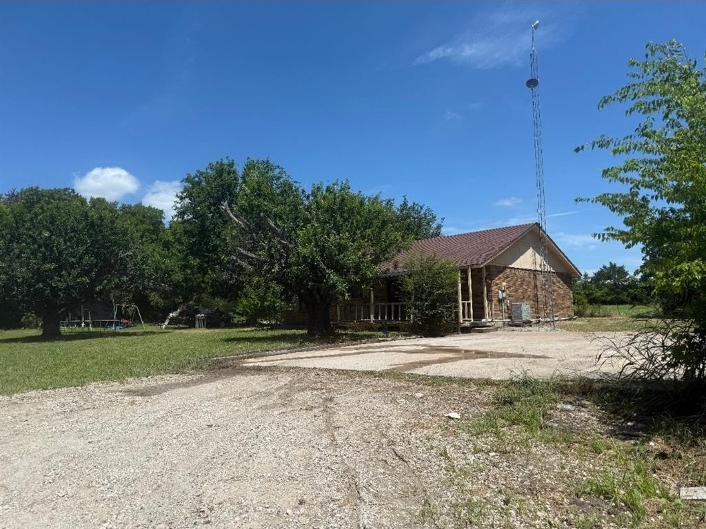 3025 County Road 1025 Property Photo 1