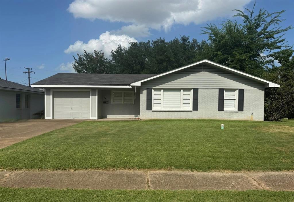 2410 Belle Grove Drive Property Photo 1