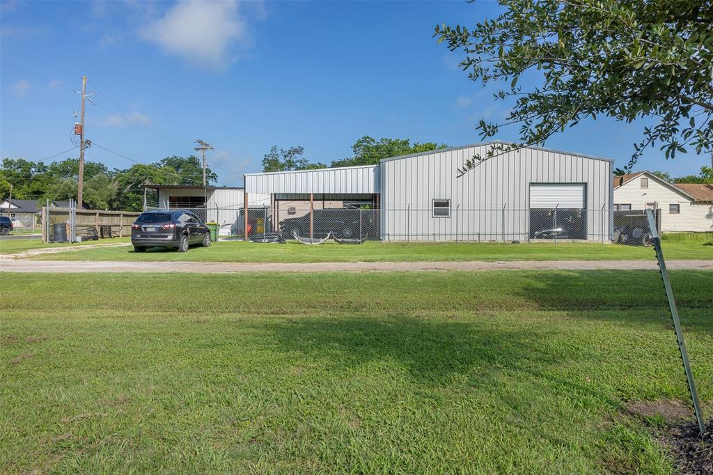 418 S Commerce Property Photo 4