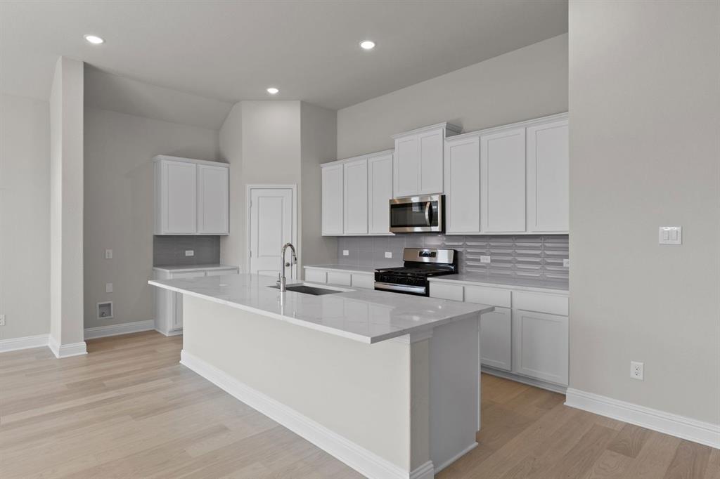 4517 Brentfield Property Photo 7