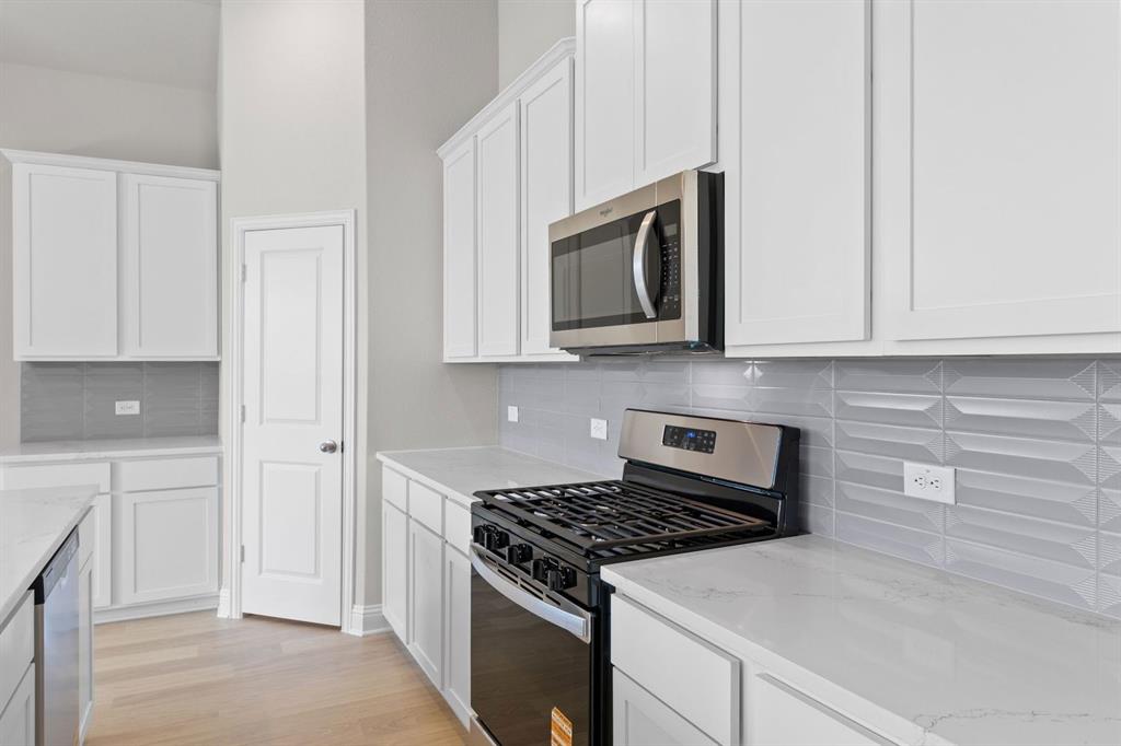 4517 Brentfield Property Photo 8