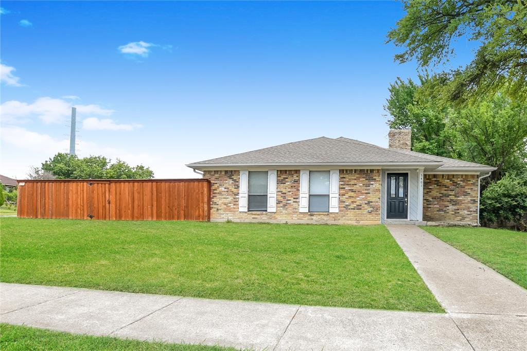 5401 Edgewater Circle Property Photo 1