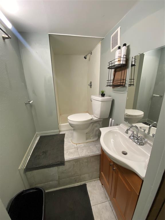 3367 Conflans Road 200 Property Photo 7