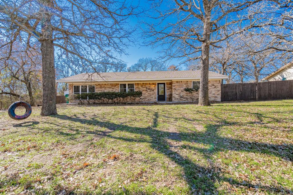 1004 E Wilbarger Street Property Photo 1