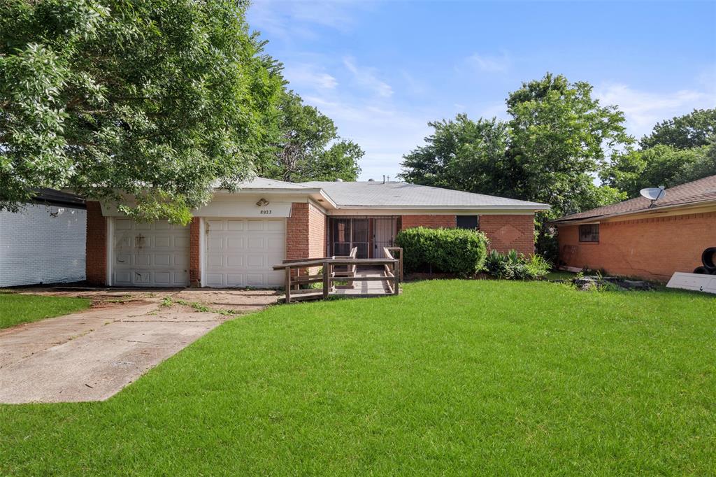 8923 Jennie Lee Lane Property Photo 1