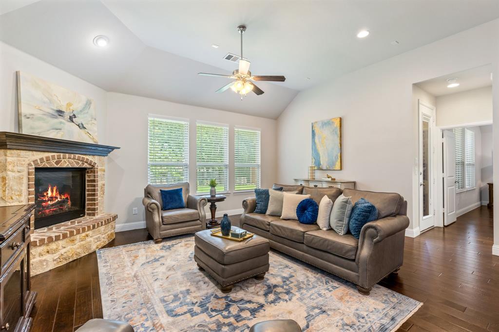 3816 Ramble Creek Drive Property Photo 3