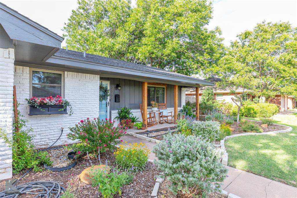 3301 Edgemont Drive Property Photo 1