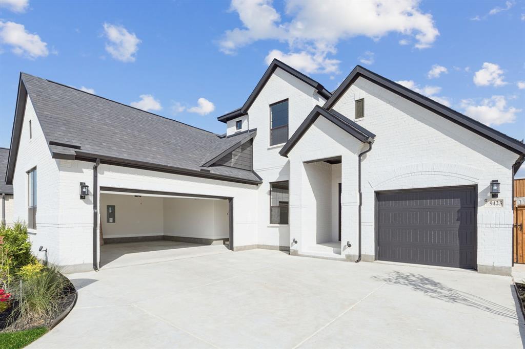 9423 Spindletree Drive Property Photo 1