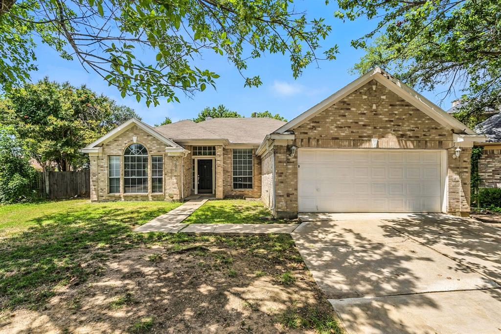 729 Turnstone Drive Property Photo 1