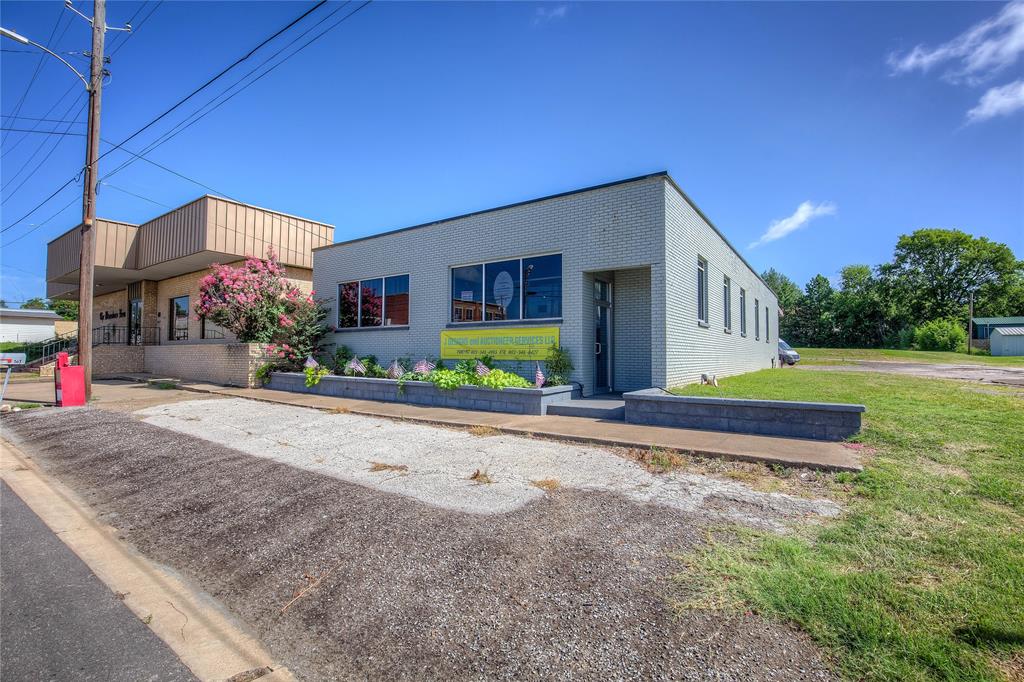 107 Locust Street Property Photo 1