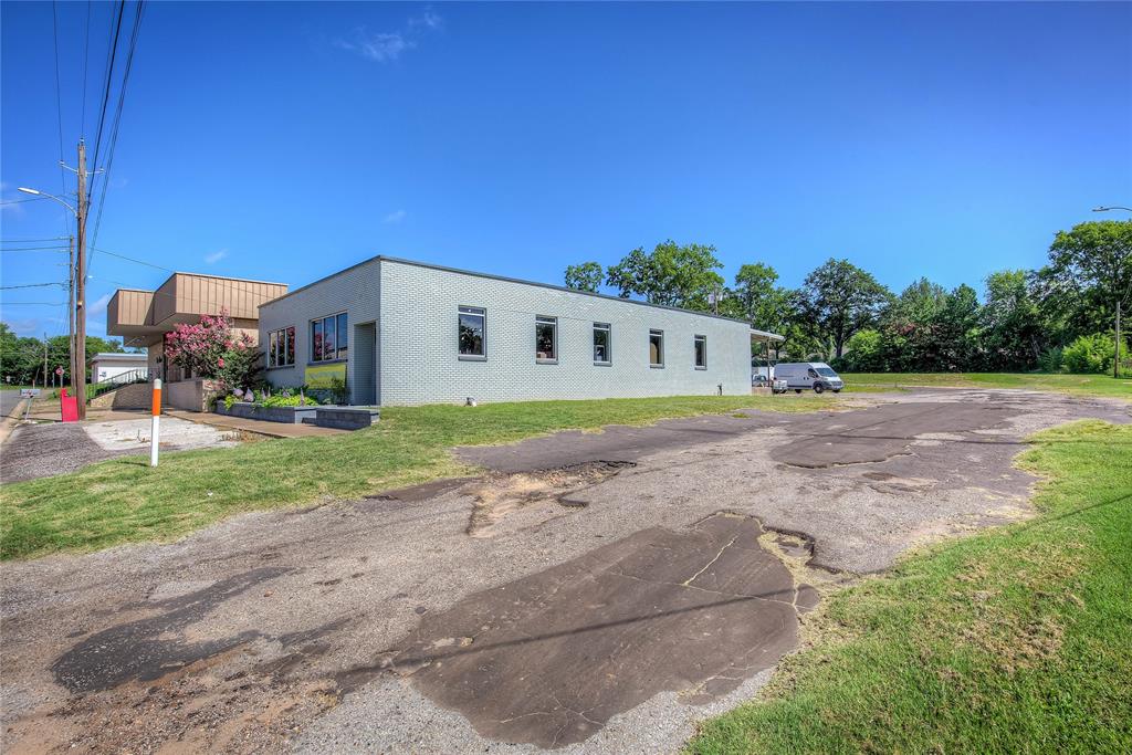 107 Locust Street Property Photo 4