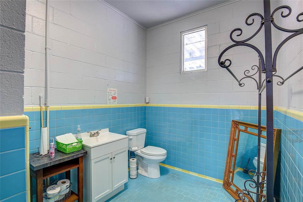 107 Locust Street Property Photo 26
