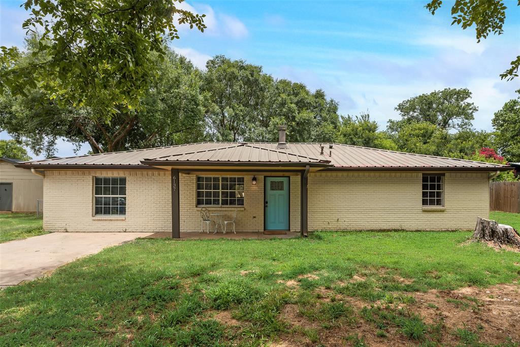 6137 County Road 319 Property Photo 1