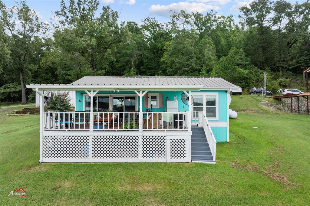 17900 County Road 4256 Property Photo 1