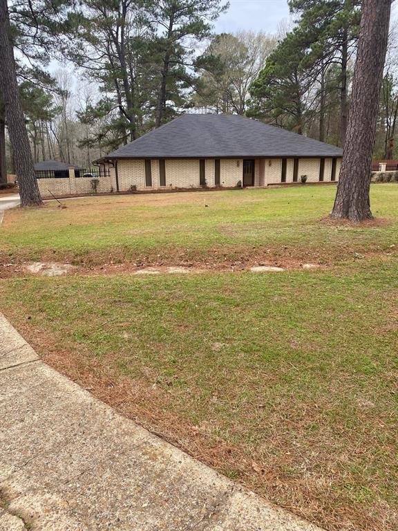 7985 N Lakeshore Drive Property Photo 1