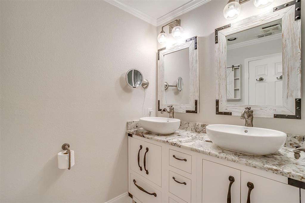 612 W Bluff Property Photo 15
