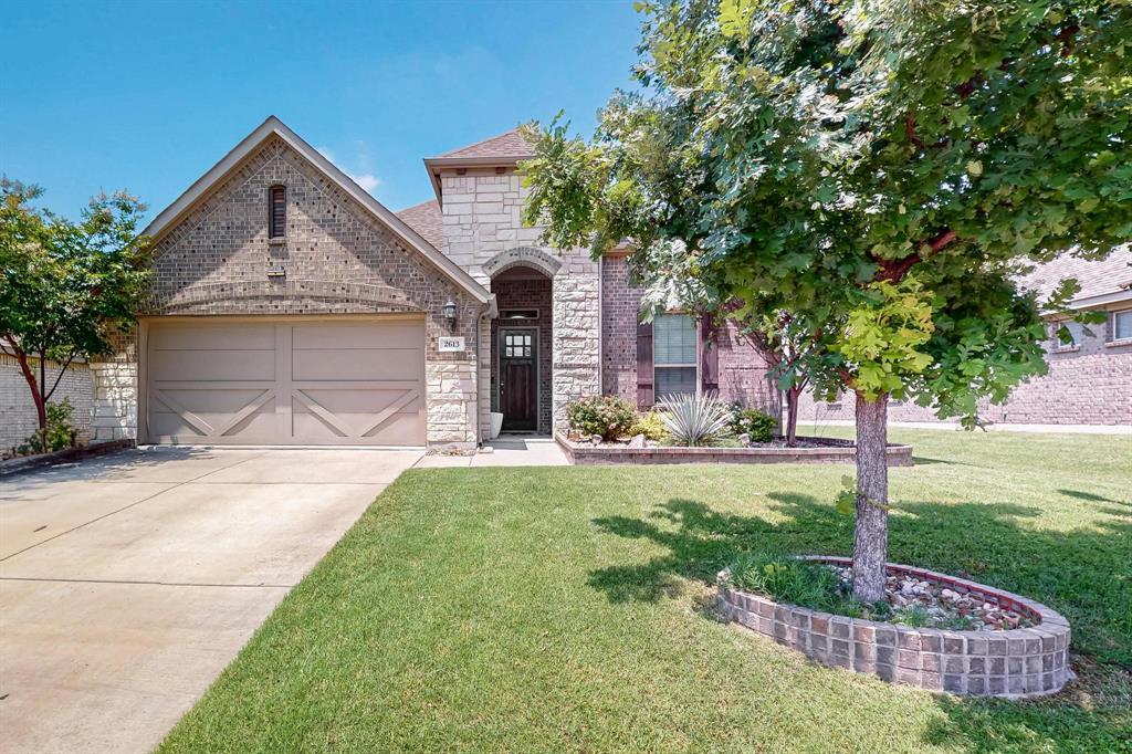 2613 Maple Leaf Drive Property Photo 1