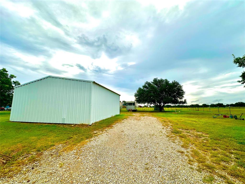 640 N Keller Road Property Photo 4