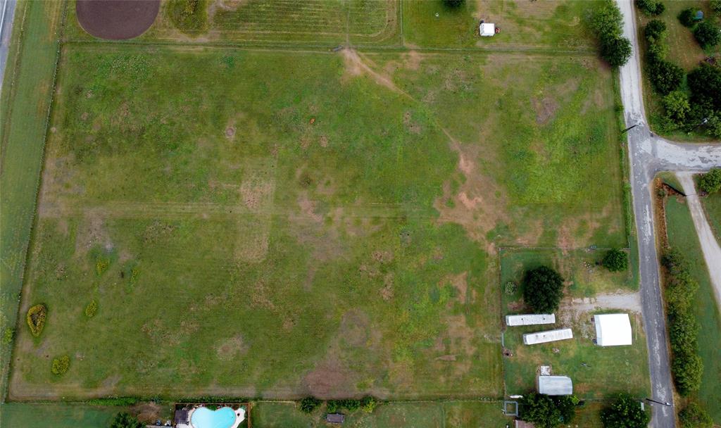 640 N Keller Road Property Photo 7