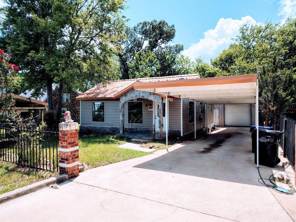 211 Watkins Street Property Photo 1