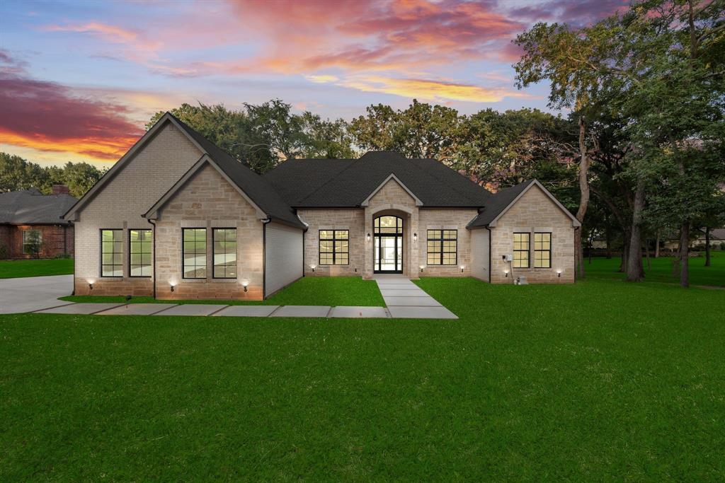 338 Stonewall Drive Property Photo 1
