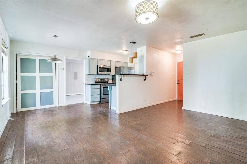 219 Lynn Street Property Photo 1
