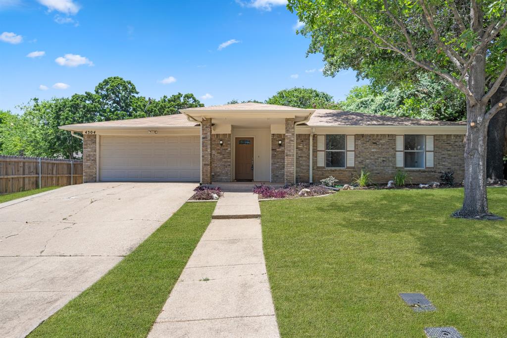 4304 Spring Hill Lane Property Photo 1
