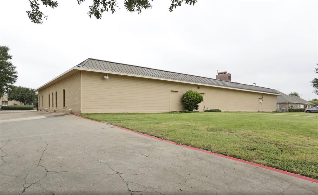 2717 Osler Drive Property Photo 4