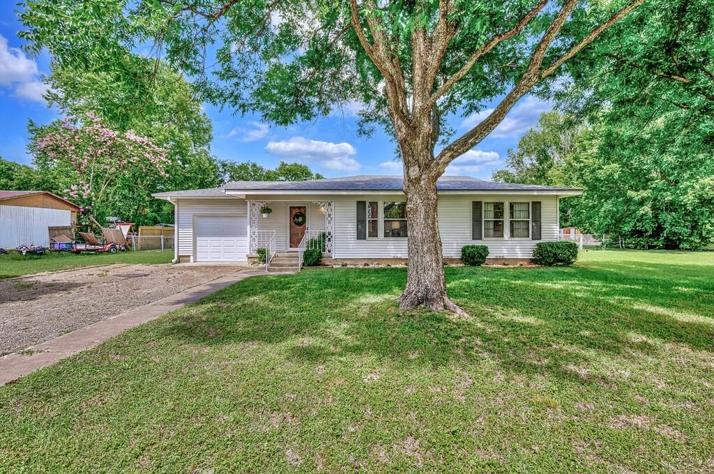 1418 Alston Drive Property Photo 1