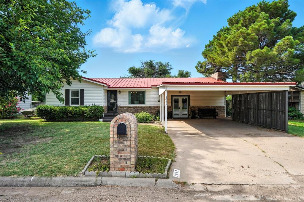 1017 2nd Street Property Photo 1