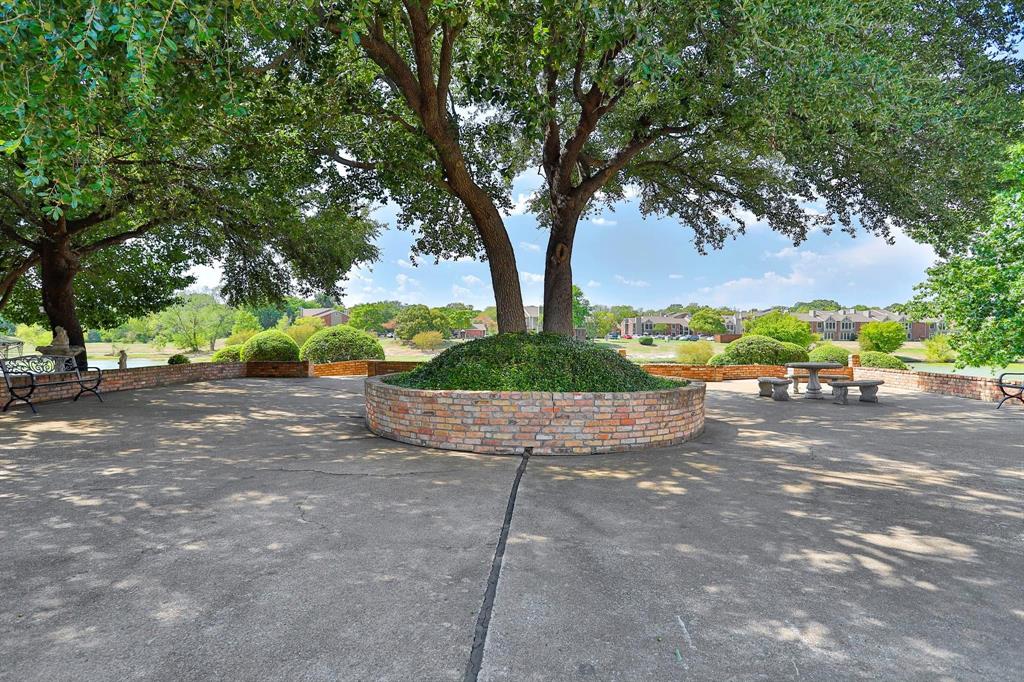 5945 River Bend