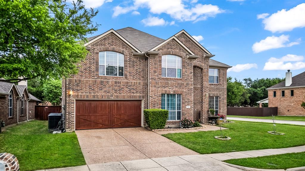 713 Royal Crest Court Property Photo 2