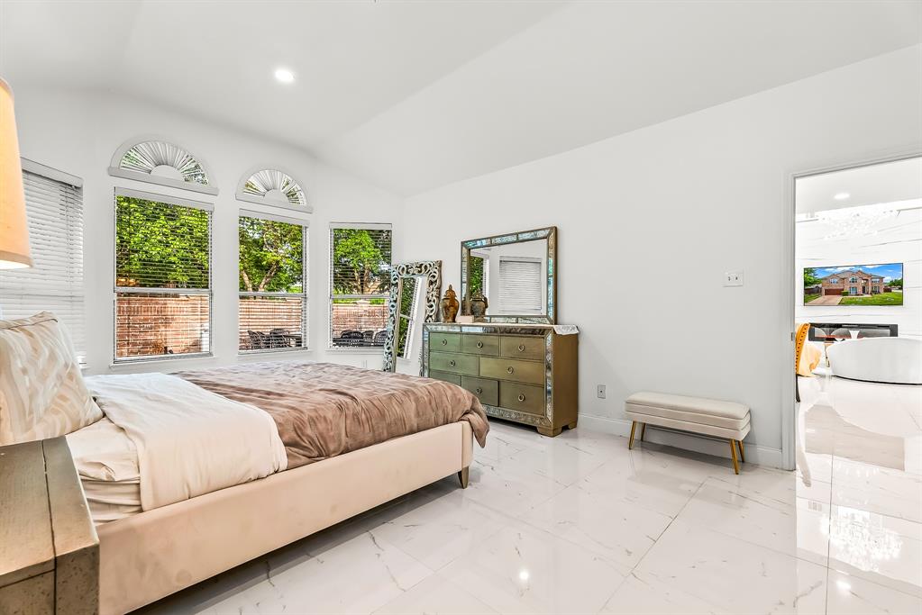 713 Royal Crest Court Property Photo 19