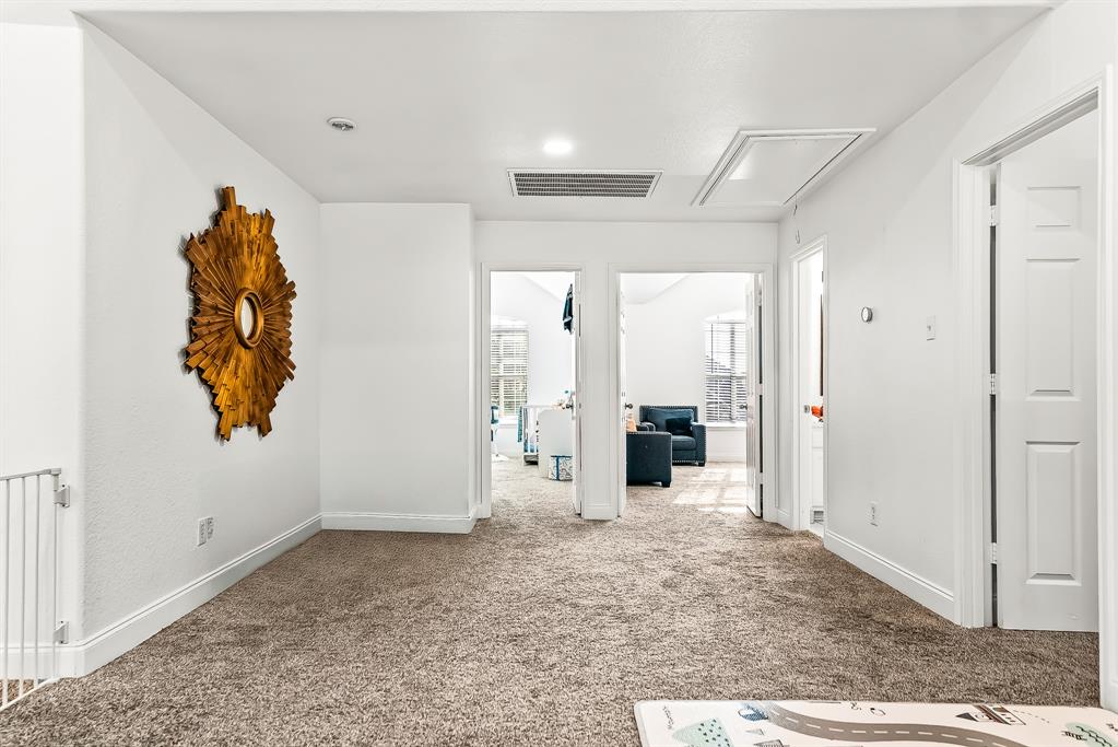 713 Royal Crest Court Property Photo 27