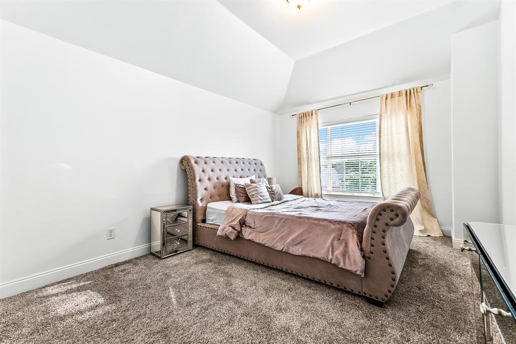 713 Royal Crest Court Property Photo 31