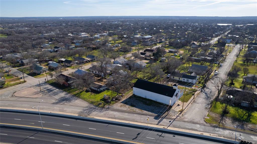408 6th Street Property Photo 2
