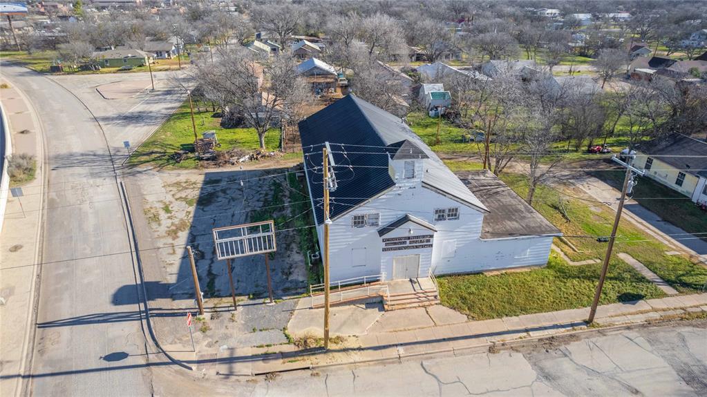 408 6th Street Property Photo 8
