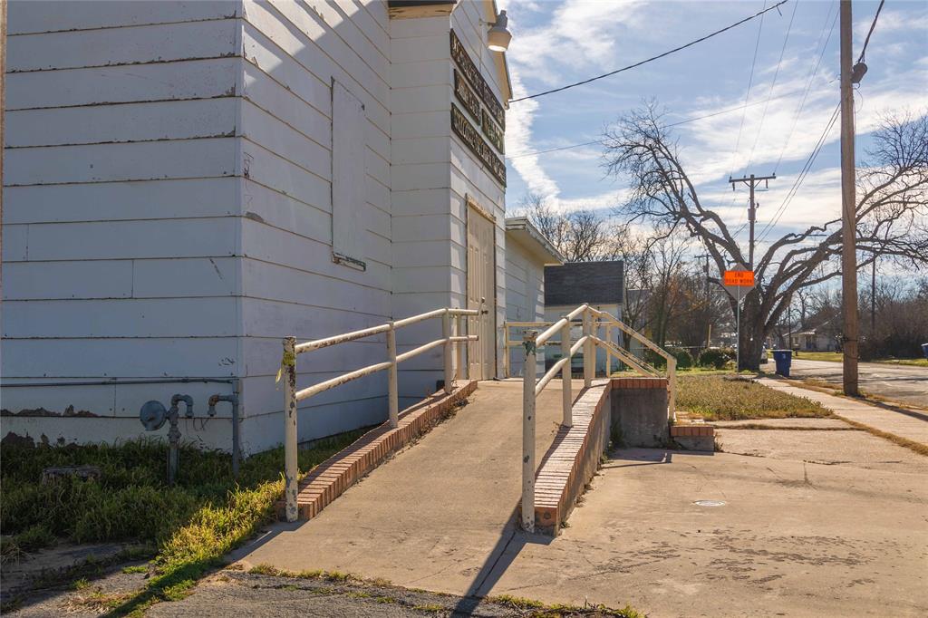 408 6th Street Property Photo 16