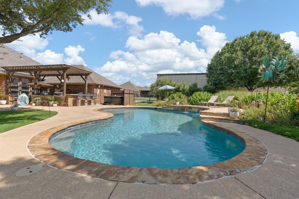 2033 Gentle Springs Drive Property Photo 1