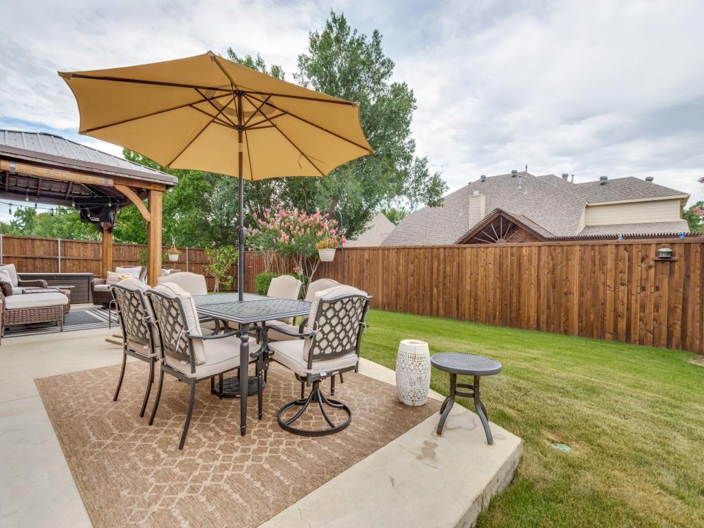 1301 Glen Hollow Lane Property Photo 1