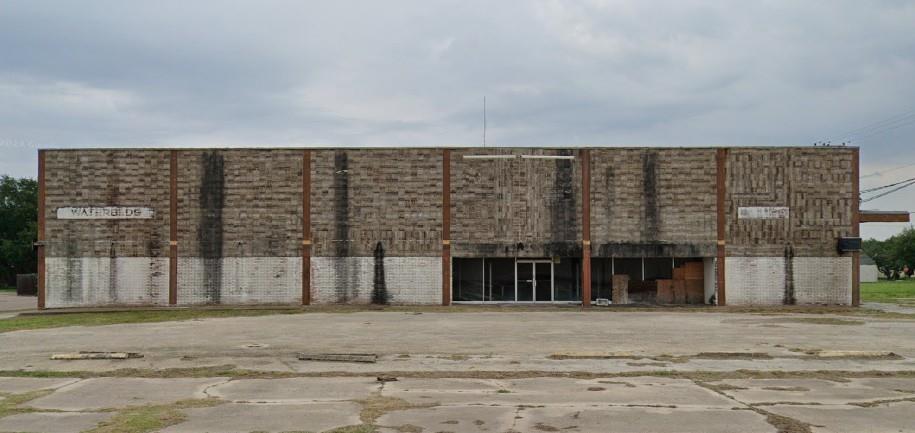 200 E Kenedy Avenue Property Photo 1