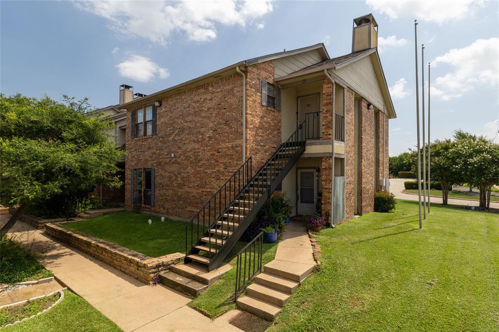 2835 Keller Springs Road 902 Property Photo 1