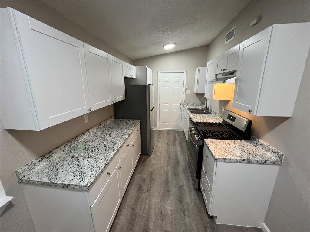 332 Crest Hill Drive Property Photo 1
