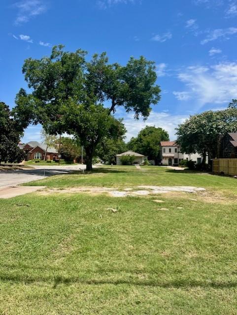 3829 W 5th Street Property Photo 3