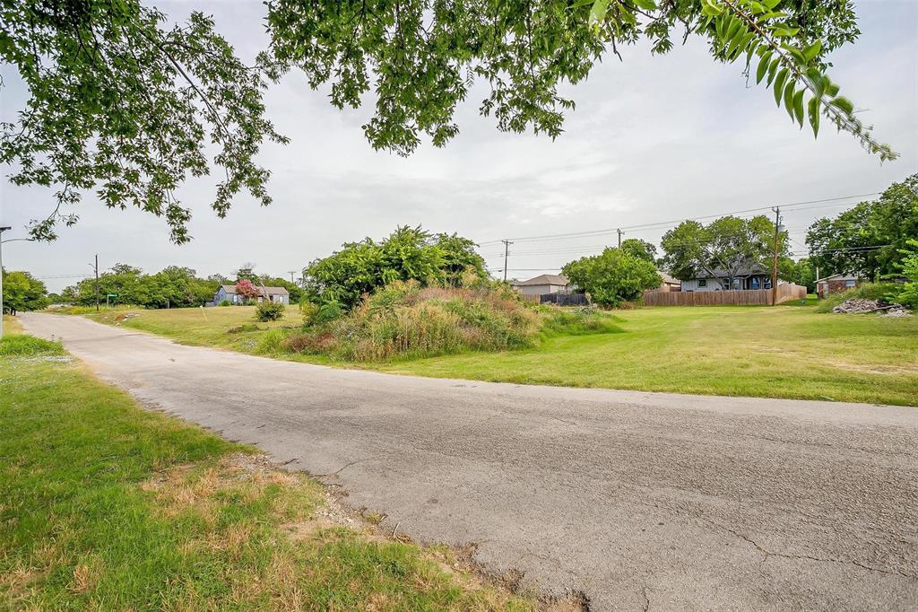5816, 5820, 5824 Helmick Avenue Property Photo 3